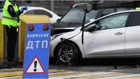 Мужчина угнал иномарку у таксиста в Петербурге и погиб в ДТП